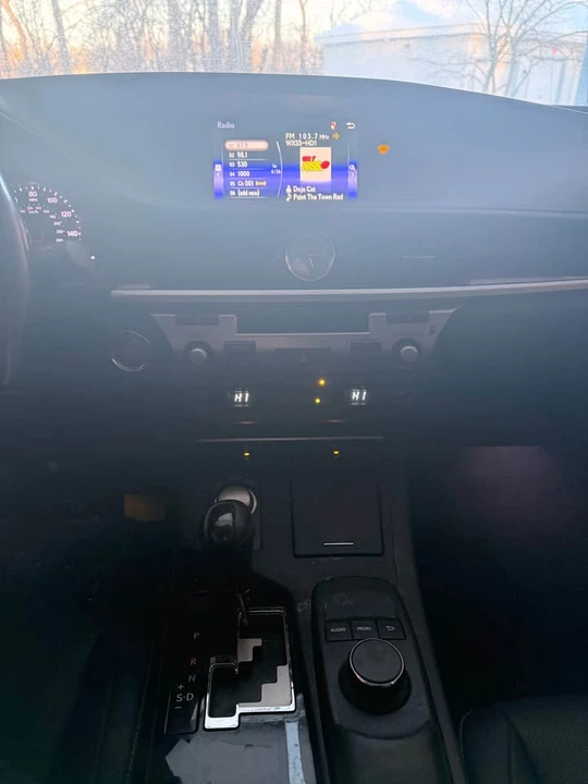 2015 Lexus ES 6th Gen - Image 4 of 6