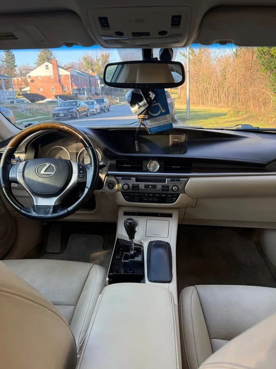 2015 Lexus ES 6th Gen - Image 5 of 7