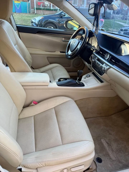 2015 Lexus ES 6th Gen - Image 6 of 7