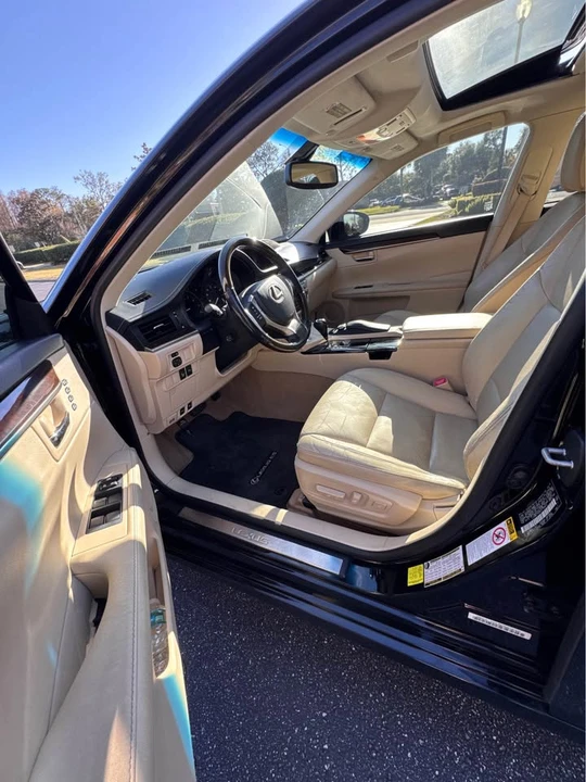 2015 Lexus ES 6th Gen - Image 6 of 15