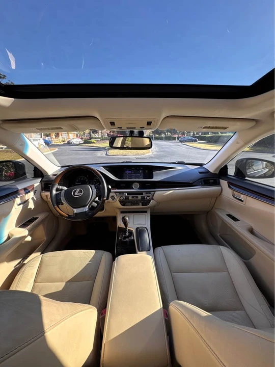 2015 Lexus ES 6th Gen - Image 5 of 15