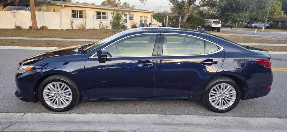 2015 Lexus ES 6th Gen - Image 2 of 18