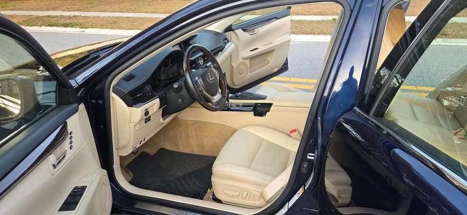 2015 Lexus ES 6th Gen - Image 8 of 18