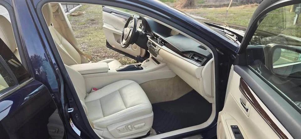 2015 Lexus ES 6th Gen - Image 6 of 18