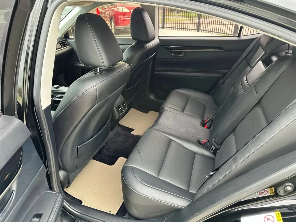 2015 Lexus ES 6th Gen - Image 12 of 18