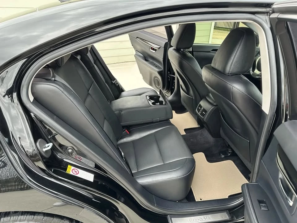 2015 Lexus ES 6th Gen - Image 13 of 18