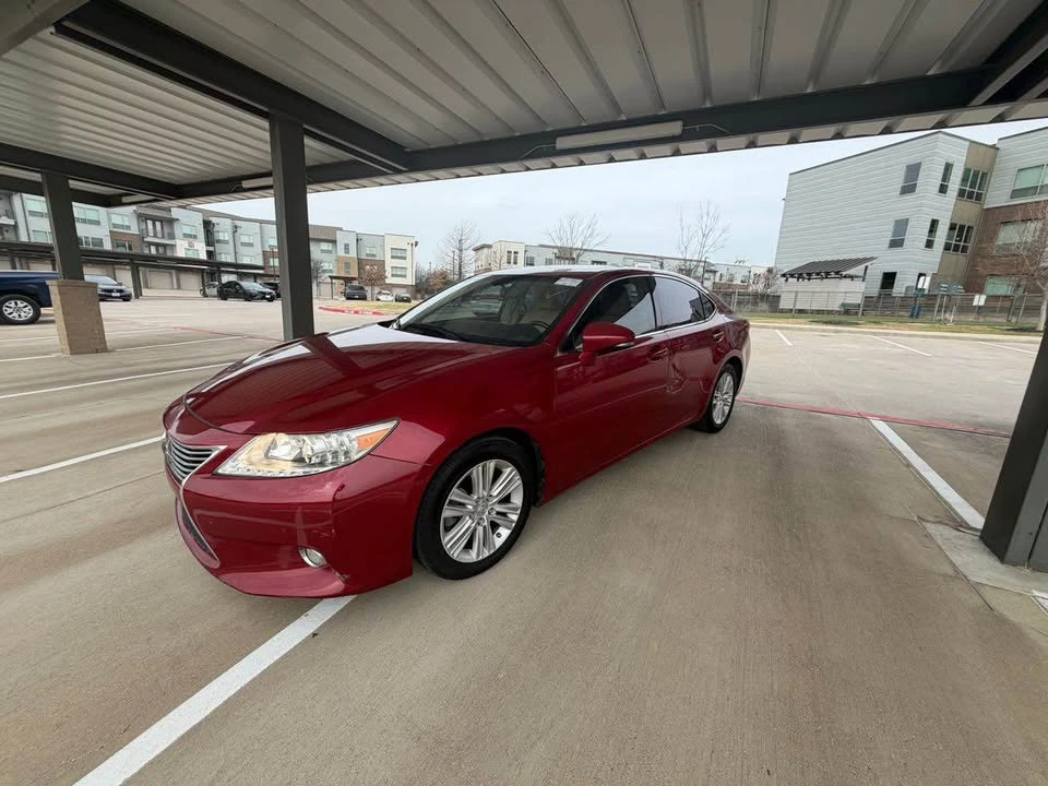 2015 Lexus ES 6th Gen - Image 7 of 19
