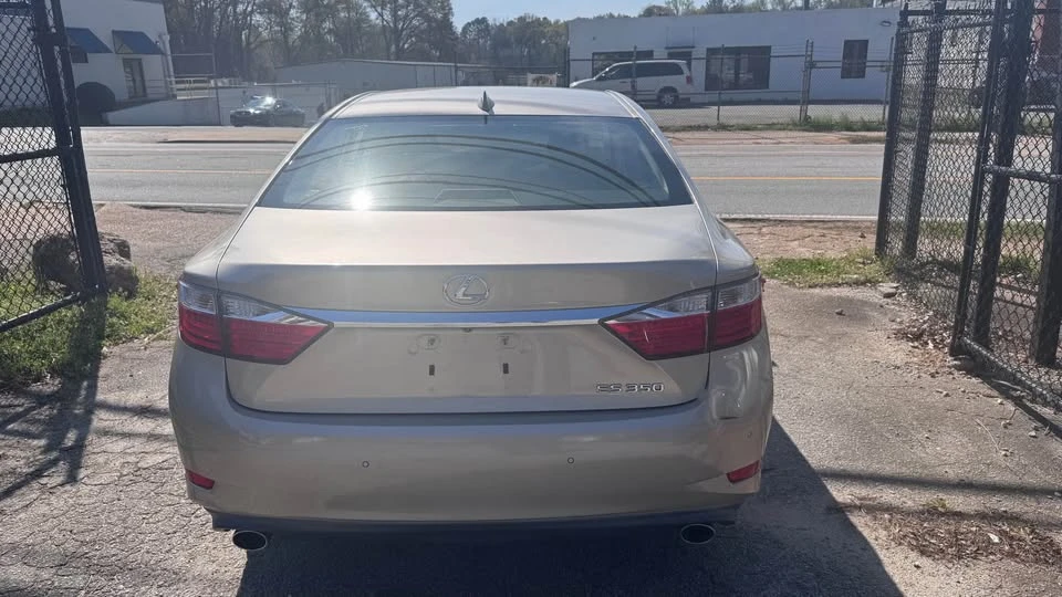 2015 Lexus ES 6th Gen - Image 5 of 12