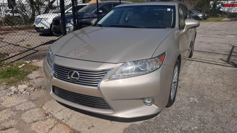 2015 Lexus ES 6th Gen - Image 4 of 12