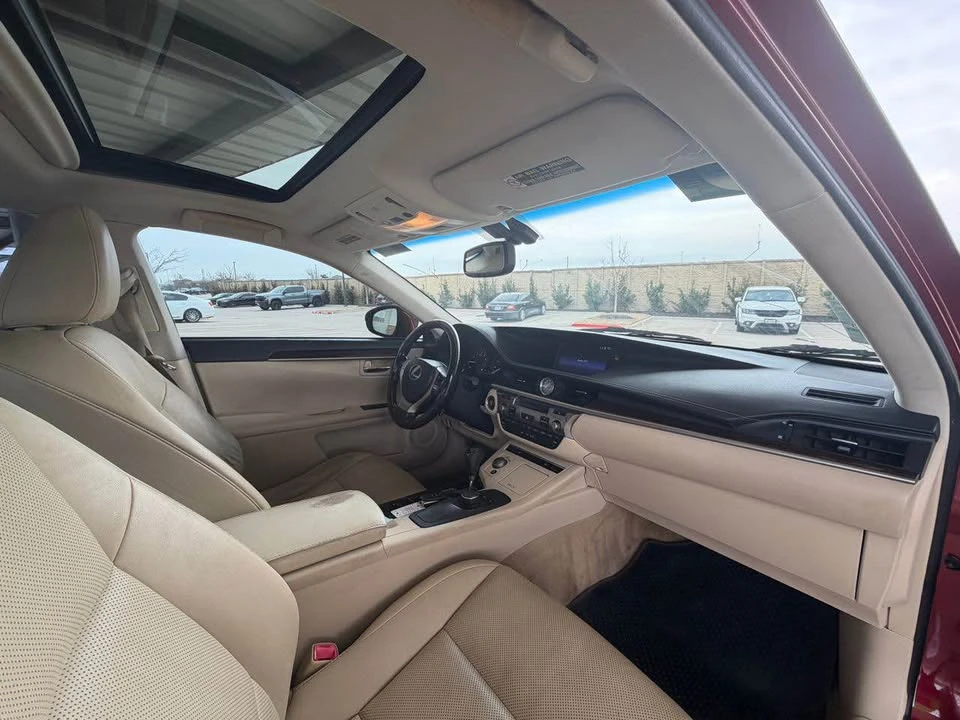 2015 Lexus ES 6th Gen - Image 4 of 19