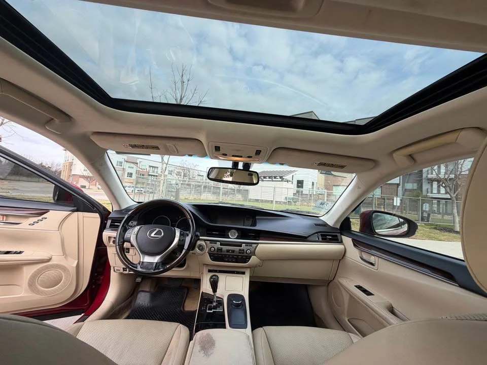 2015 Lexus ES 6th Gen - Image 9 of 19
