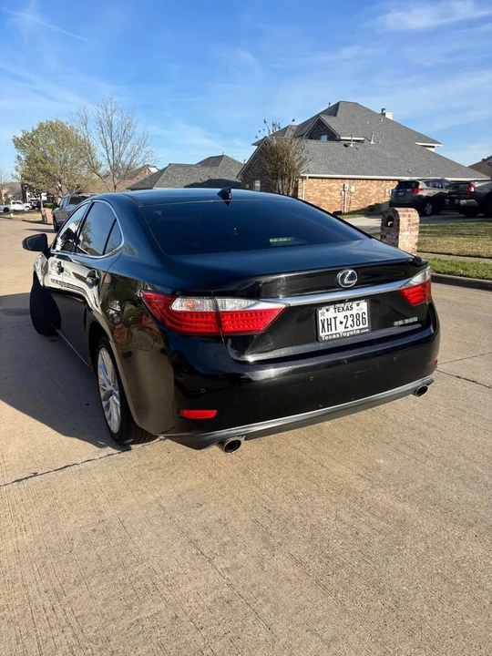 2015 Lexus ES 6th Gen - Image 2 of 14