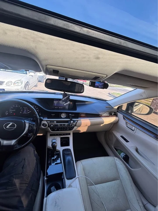 2015 Lexus ES 6th Gen - Image 10 of 14