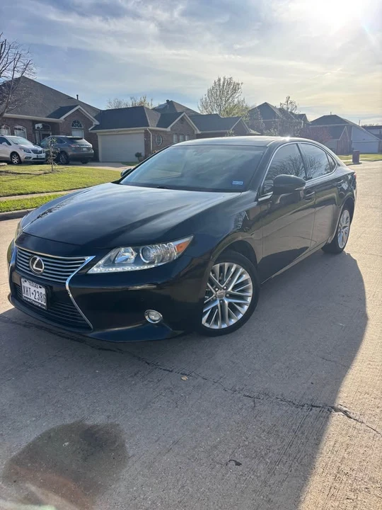 2015 Lexus ES 6th Gen - Image 4 of 14
