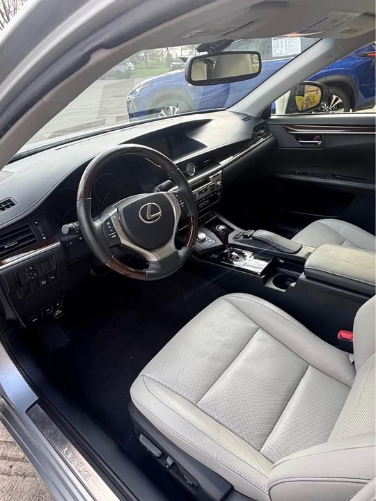 2015 Lexus ES 6th Gen - Image 7 of 18