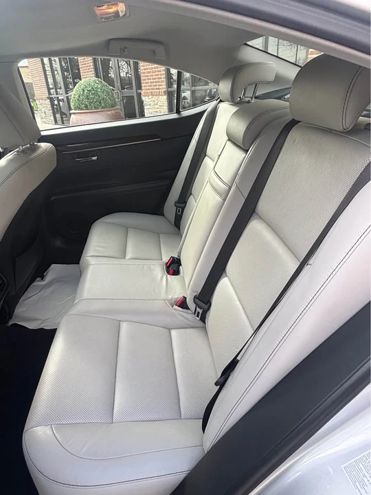 2015 Lexus ES 6th Gen - Image 15 of 18