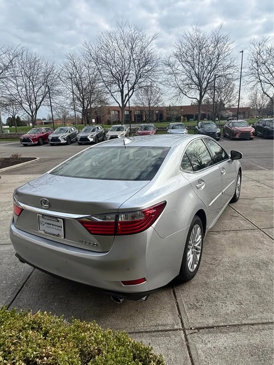 2015 Lexus ES 6th Gen - Image 6 of 18