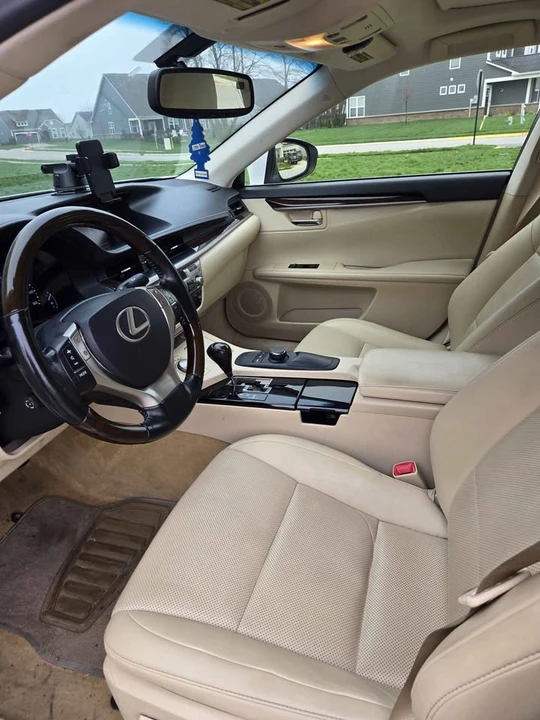 2015 Lexus ES 6th Gen - Image 5 of 5
