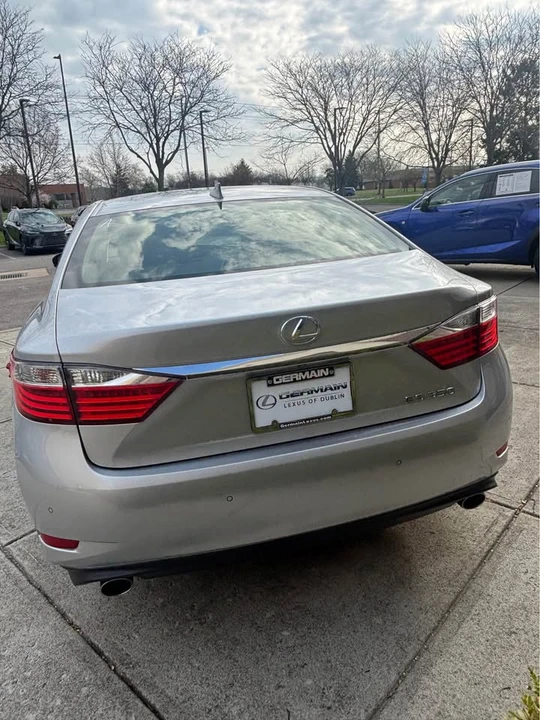 2015 Lexus ES 6th Gen - Image 5 of 18