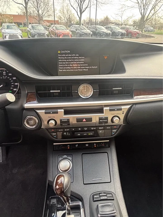 2015 Lexus ES 6th Gen - Image 11 of 18