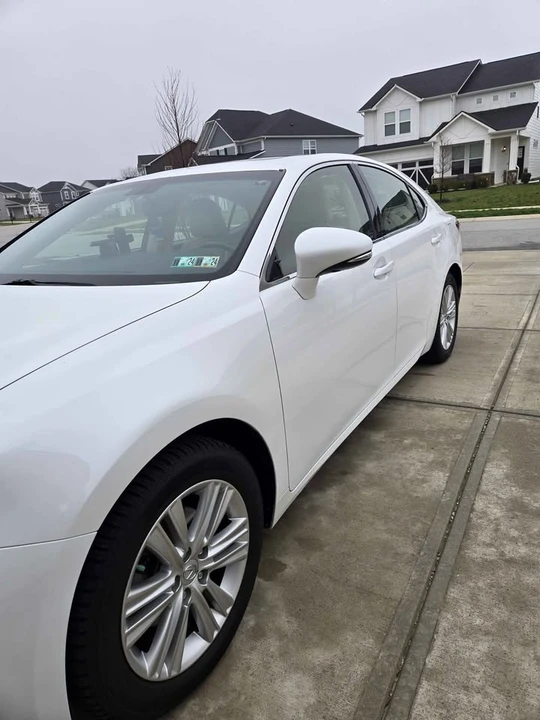2015 Lexus ES 6th Gen - Image 4 of 5