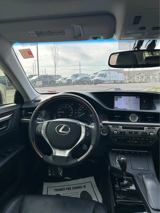 2015 Lexus ES 6th Gen - Image 10 of 17