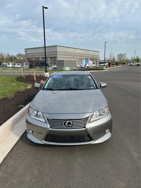2015 Lexus ES 6th Gen - Image 7 of 17