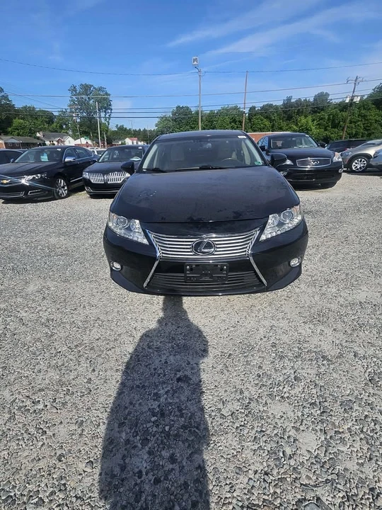2015 Lexus ES 6th Gen - Image 3 of 8