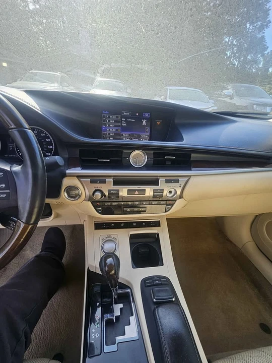 2015 Lexus ES 6th Gen - Image 7 of 8