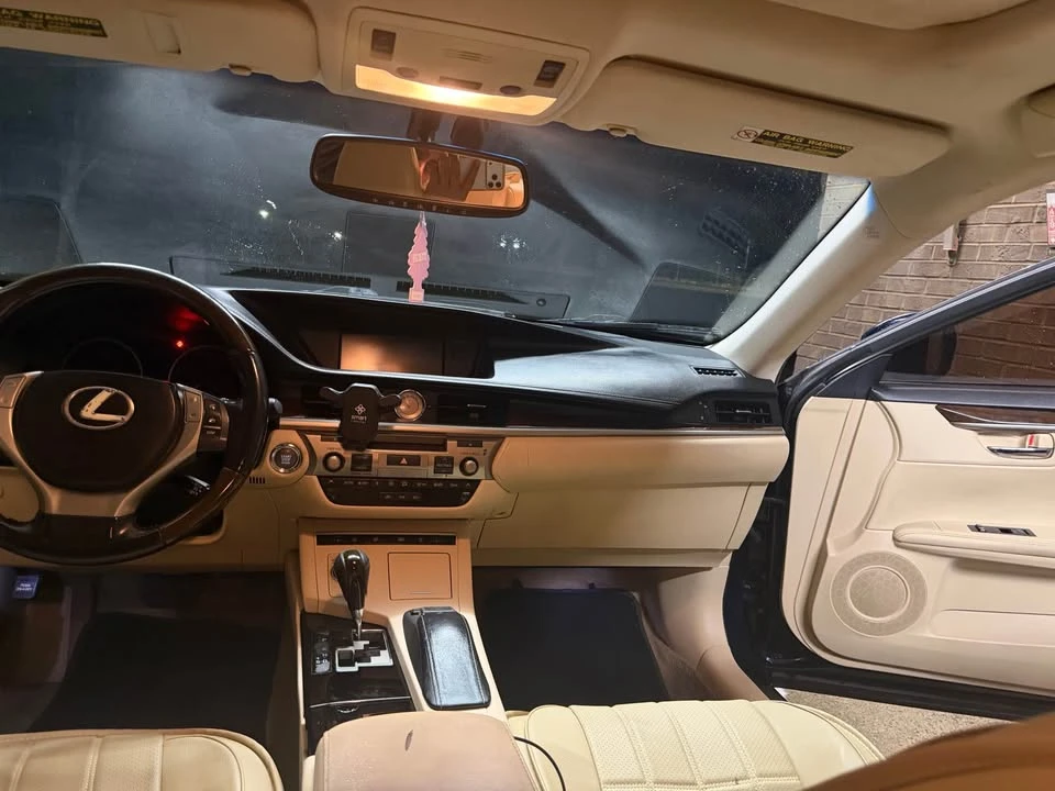 2015 Lexus ES 6th Gen - Image 10 of 10