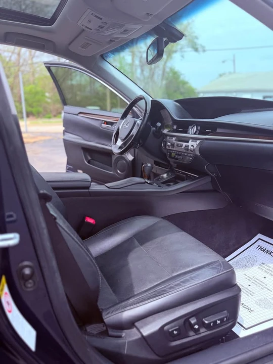 2015 Lexus ES 6th Gen - Image 7 of 9
