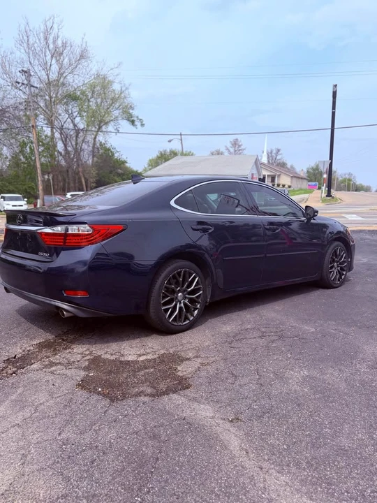 2015 Lexus ES 6th Gen - Image 3 of 9