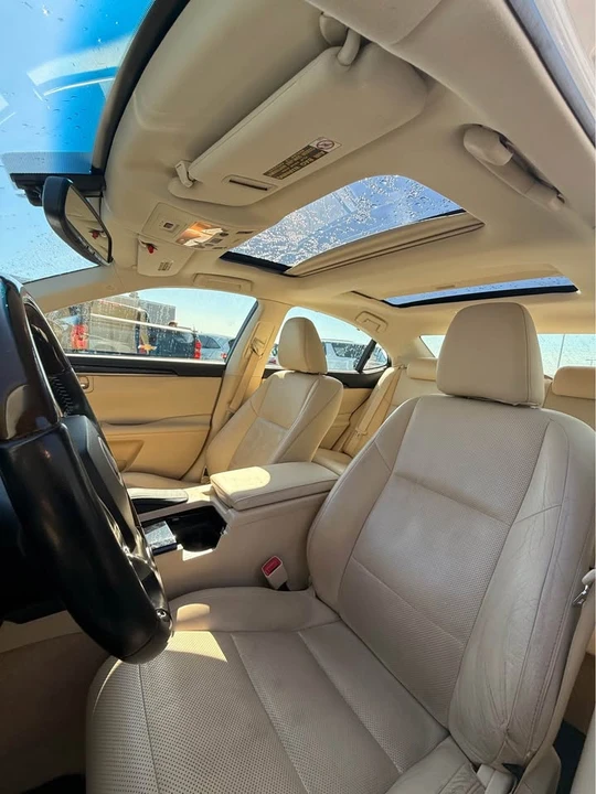2015 Lexus ES 6th Gen - Image 8 of 19