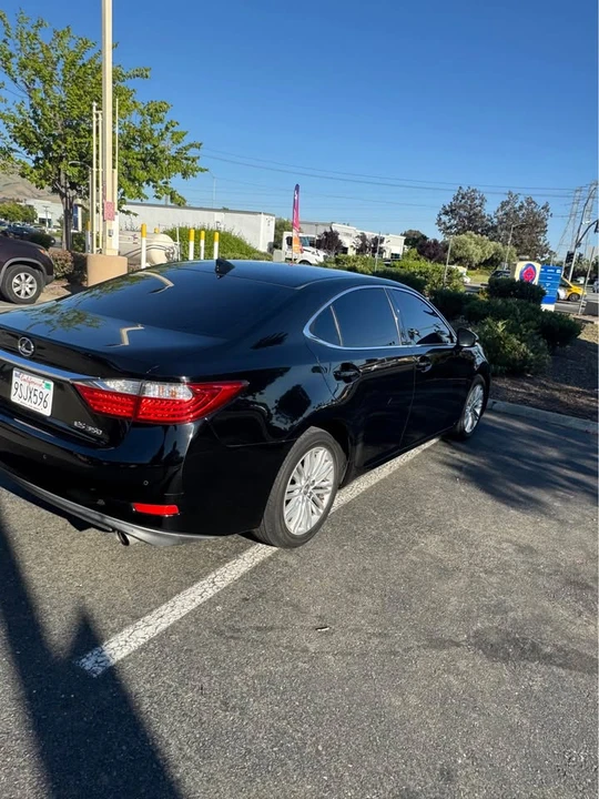 2015 Lexus ES 6th Gen - Image 2 of 14