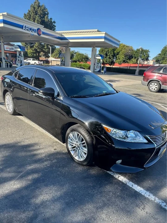2015 Lexus ES 6th Gen - Image 4 of 14
