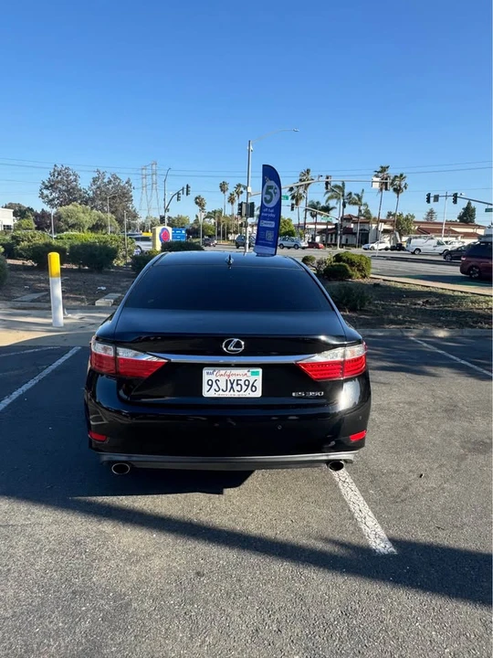 2015 Lexus ES 6th Gen - Image 3 of 14