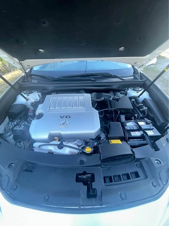 2015 Lexus ES 6th Gen - Image 13 of 15