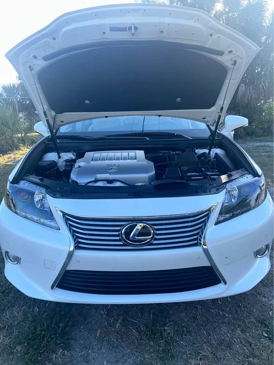 2015 Lexus ES 6th Gen - Image 12 of 15