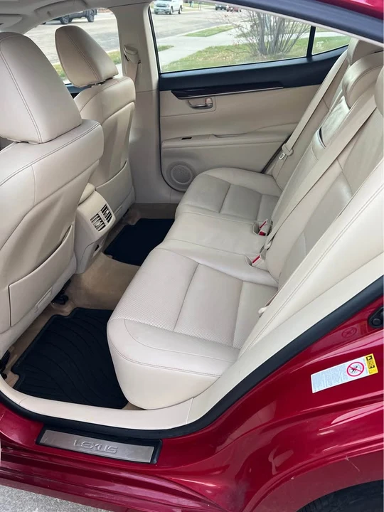 2015 Lexus ES 6th Gen - Image 8 of 15