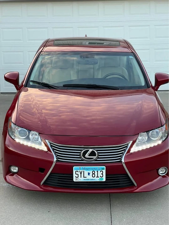 2015 Lexus ES 6th Gen - Image 15 of 15