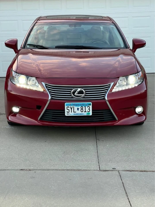 2015 Lexus ES 6th Gen - Image 14 of 15