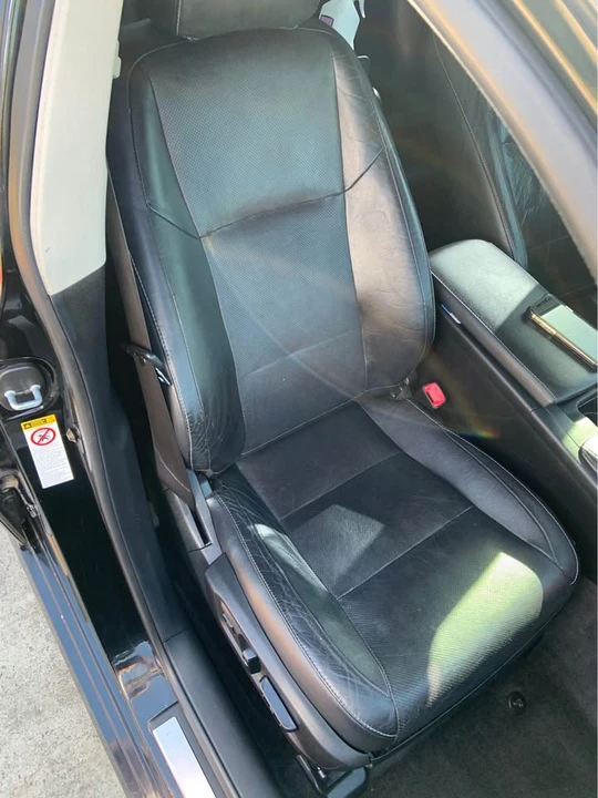 2015 Lexus ES 6th Gen - Image 2 of 10