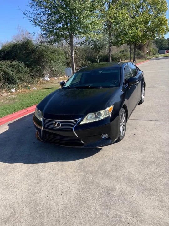 2015 Lexus ES 6th Gen - Image 10 of 10