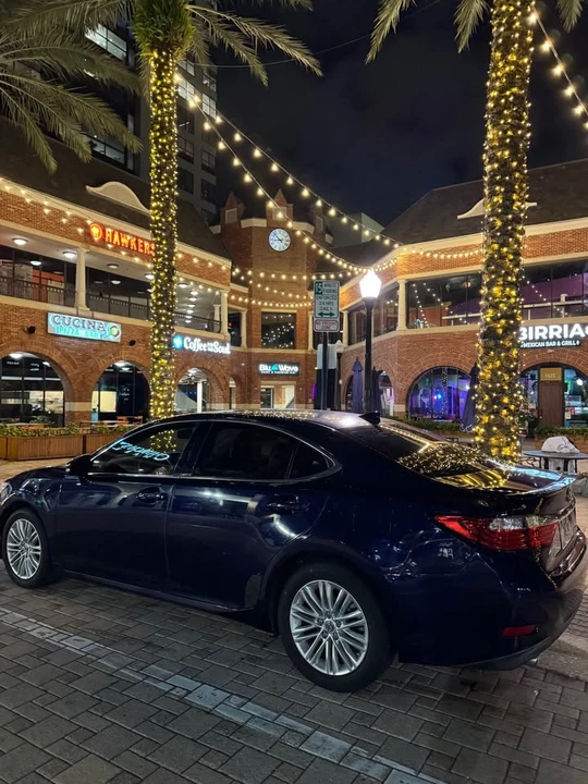 2015 Lexus ES 6th Gen - Image 9 of 15