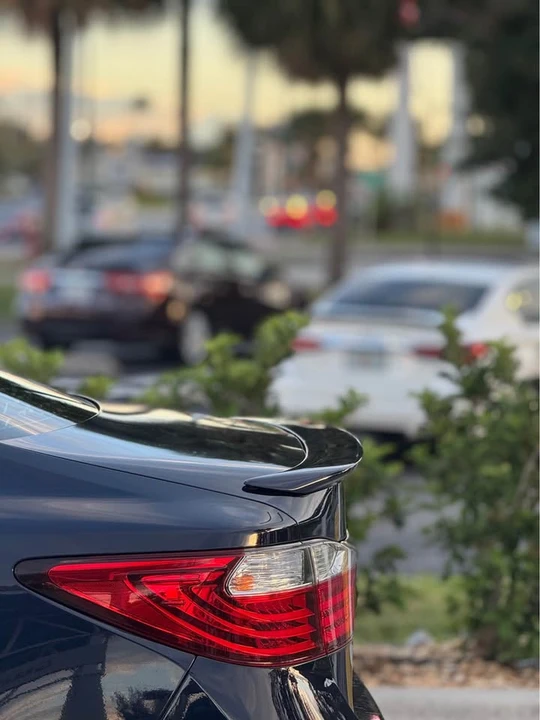 2015 Lexus ES 6th Gen - Image 13 of 15