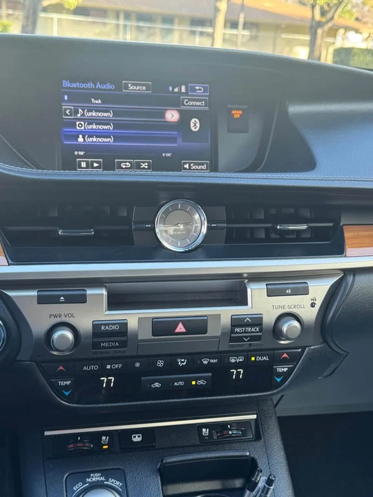 2015 Lexus ES 6th Gen - Image 7 of 16