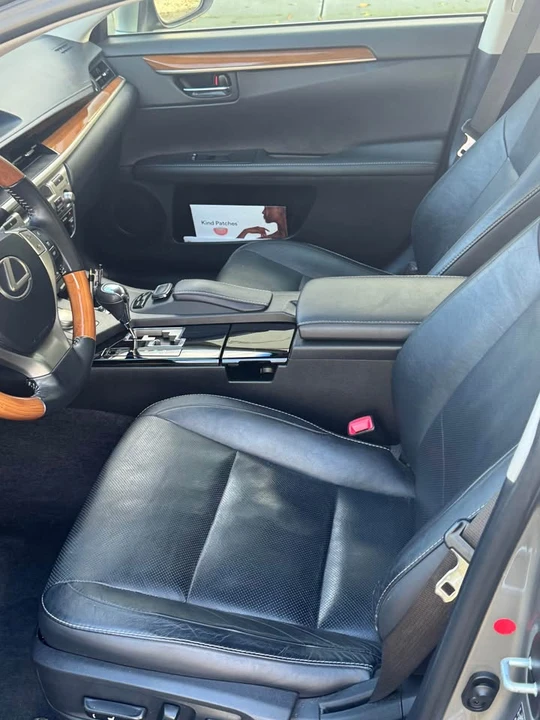 2015 Lexus ES 6th Gen - Image 12 of 16
