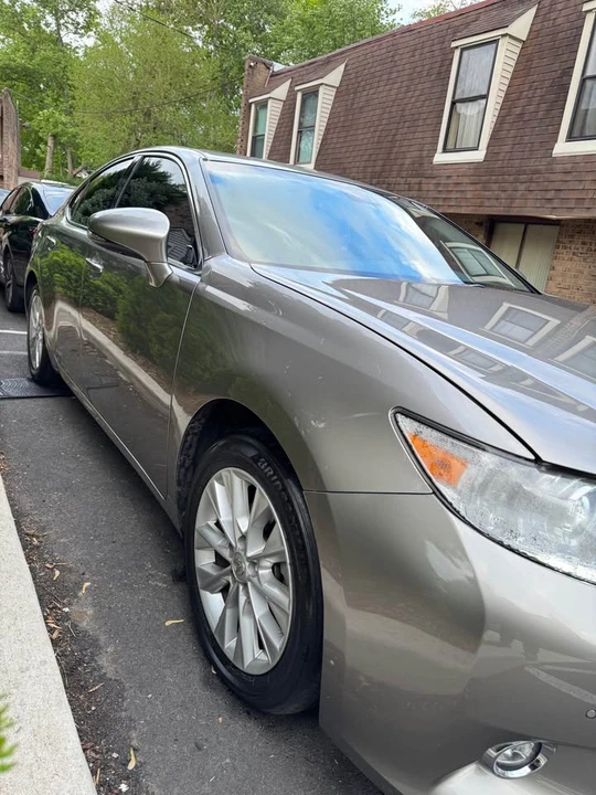 2015 Lexus ES 6th Gen - Image 6 of 16