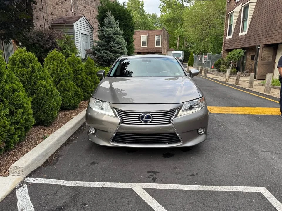 2015 Lexus ES 6th Gen - Image 15 of 16
