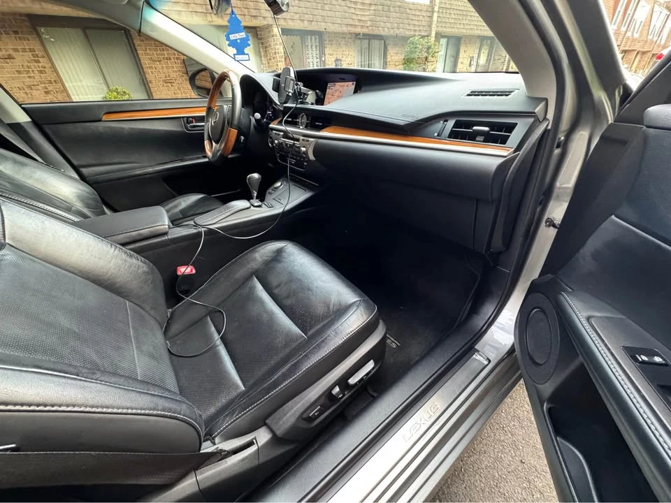 2015 Lexus ES 6th Gen - Image 13 of 16